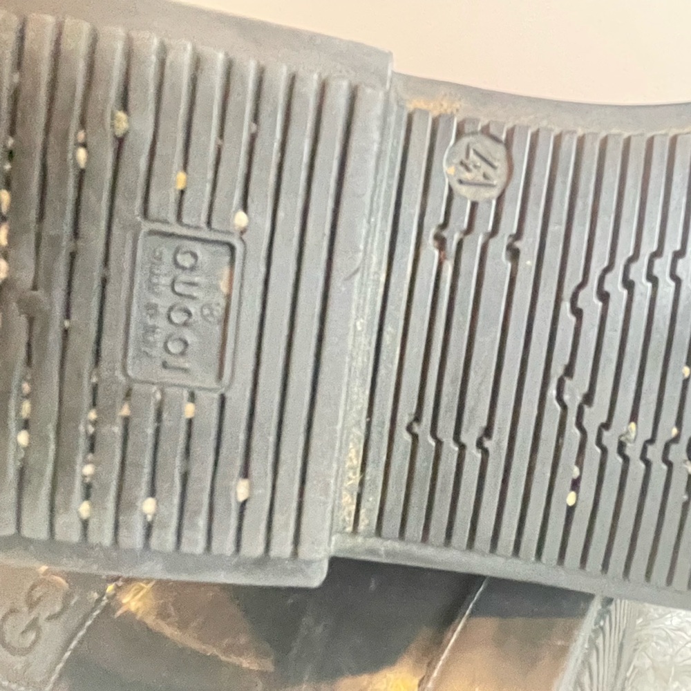 Lightly Worn Great Condition Lightly Scuffed Padd… - image 2